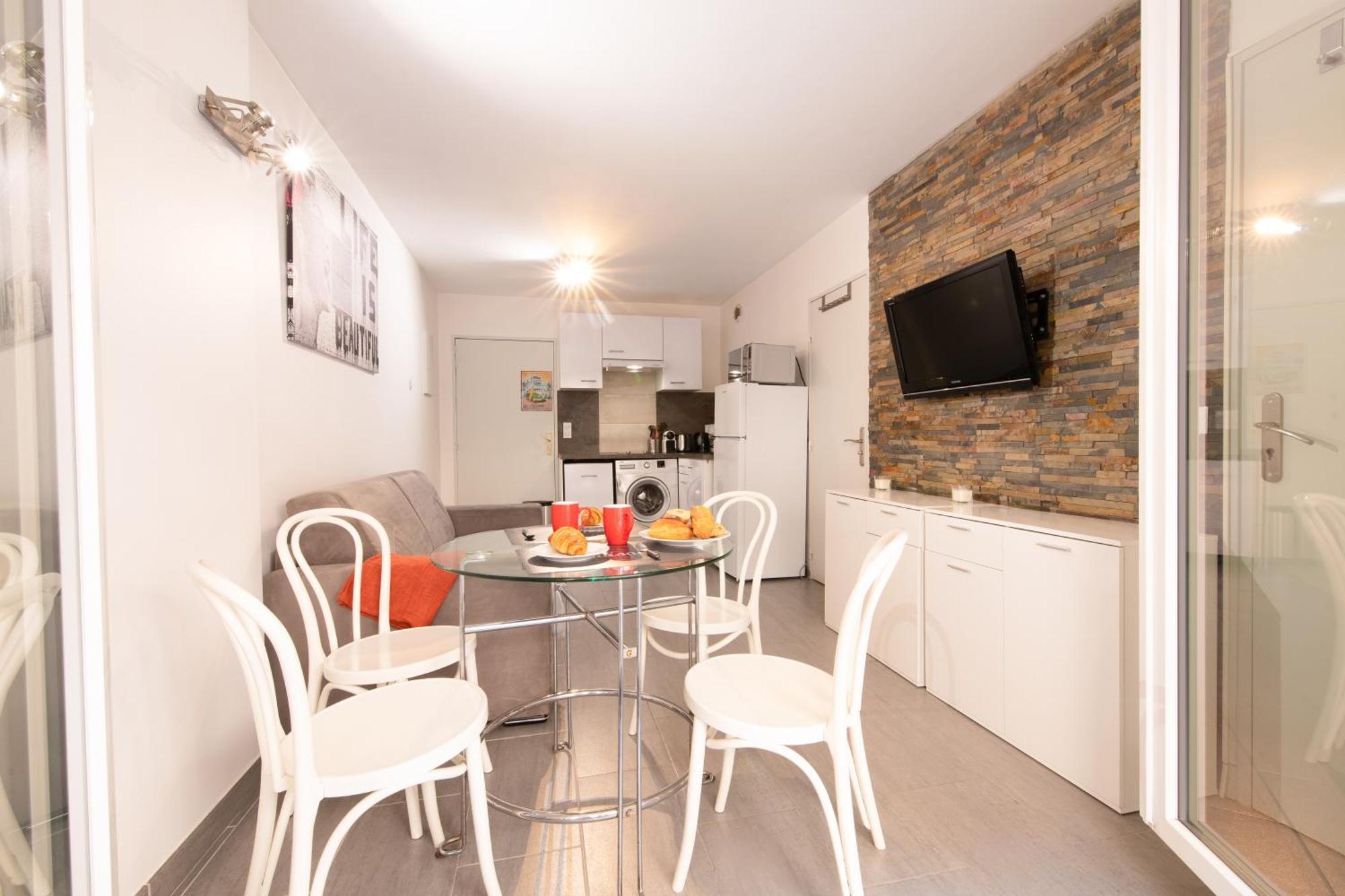 Le Victoria, Centre Ville , Plage Et Parking Gratuit Sainte-Maxime Exteriér fotografie
