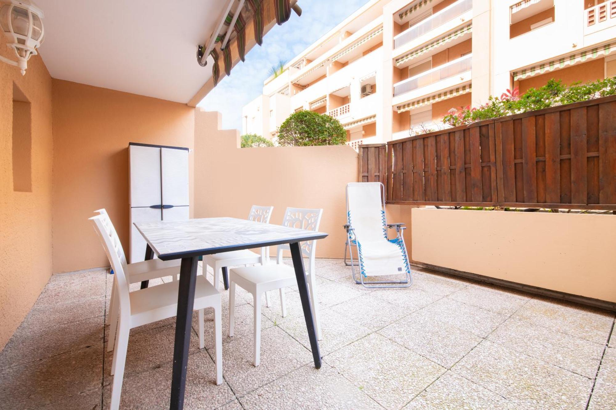 Le Victoria, Centre Ville , Plage Et Parking Gratuit Sainte-Maxime Exteriér fotografie